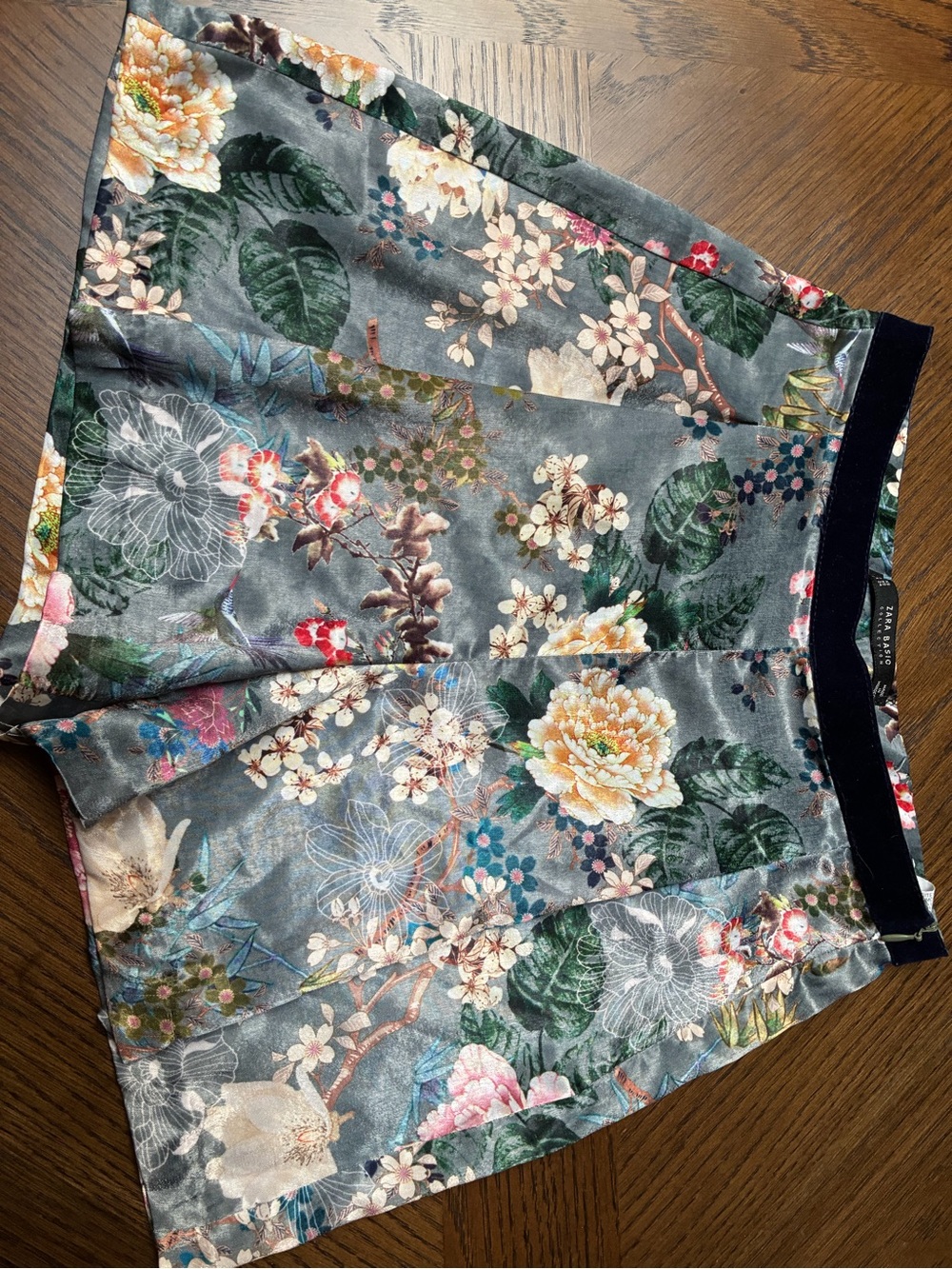 Zara Floral Satin High-Waist Shorts in Gray with Multicolor Blossom Print